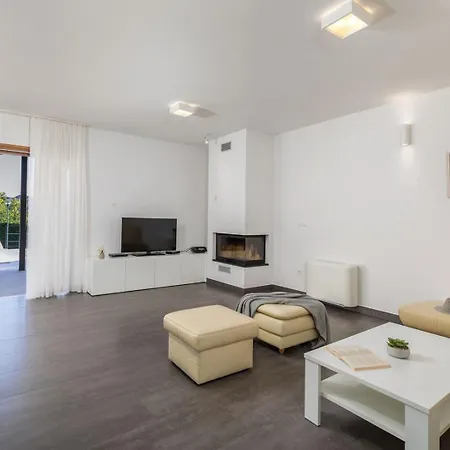 Terra Bianca Villa *